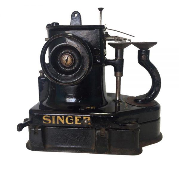 MÁQUINA DE COSER OVERLOCK ANTIGUA